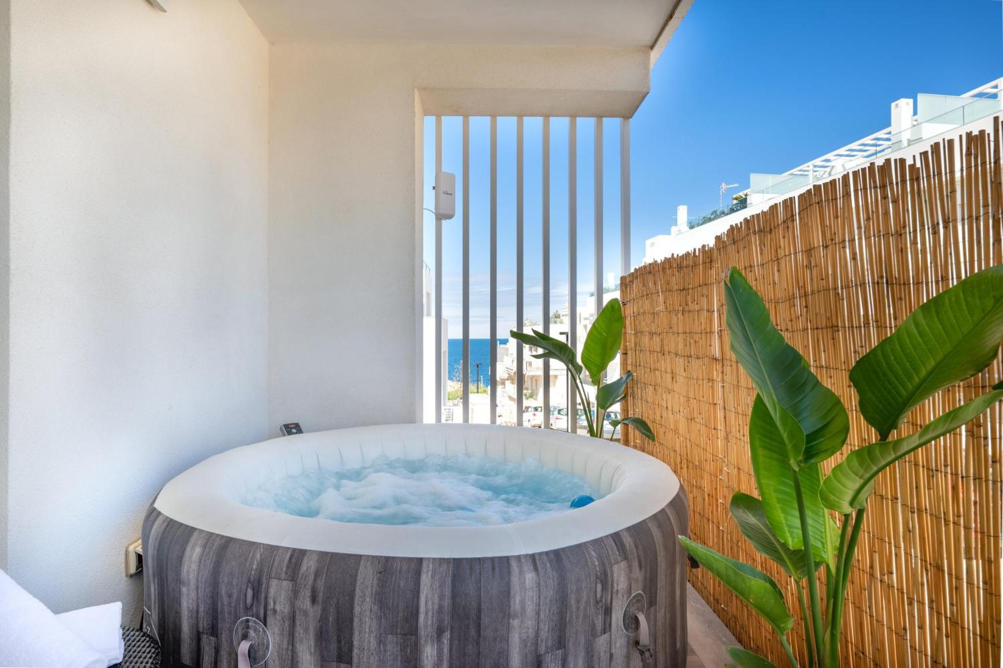 Exclusive Deluxe Apt Up To 6 People & Heated Tub Polignano a Mare Zewnętrze zdjęcie