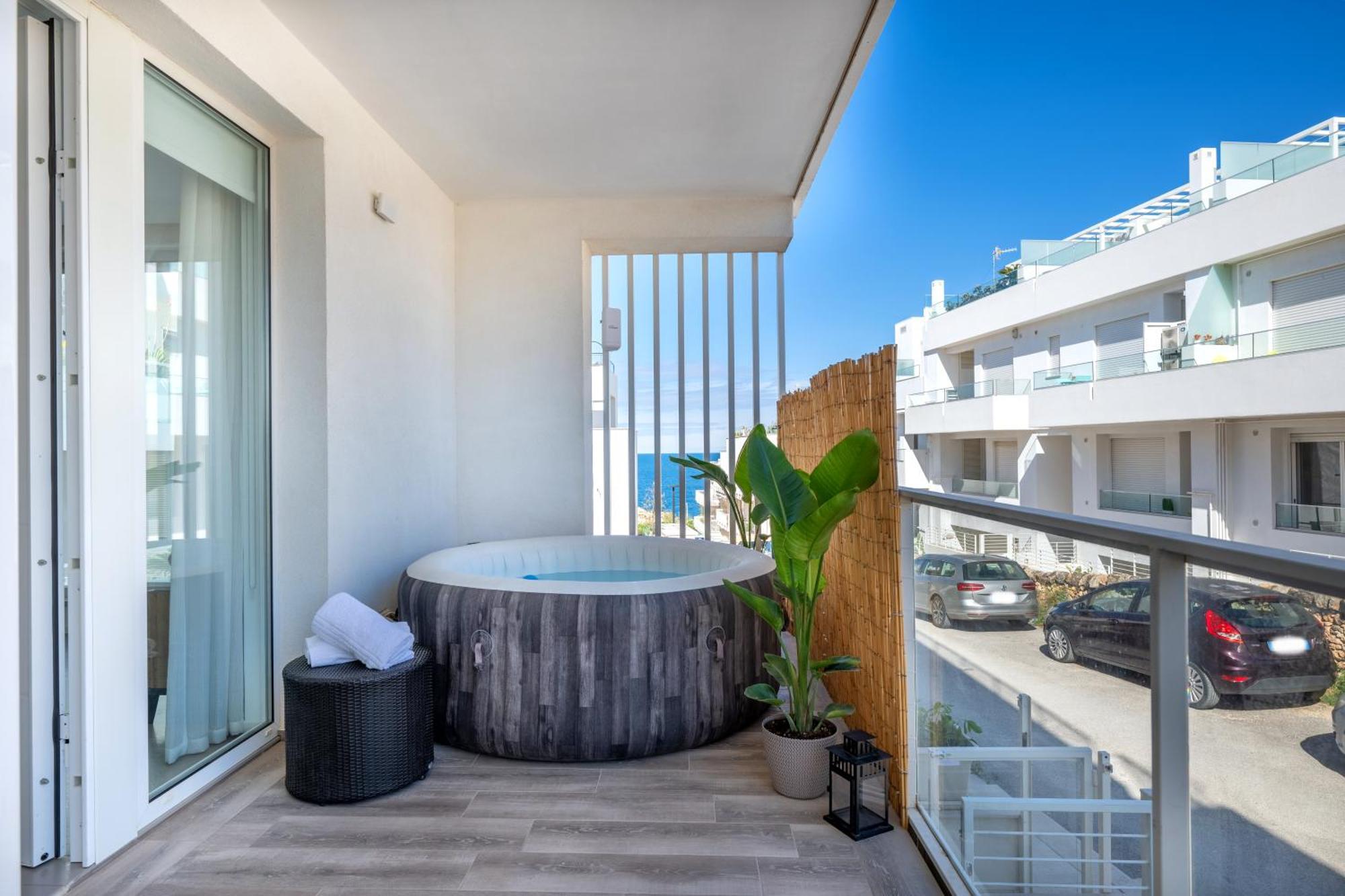 Exclusive Deluxe Apt Up To 6 People & Heated Tub Polignano a Mare Zewnętrze zdjęcie